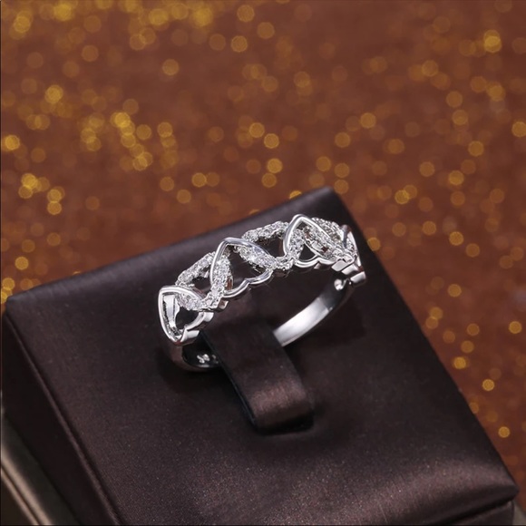 New 925 Silver Hearts Diamond Ring - Picture 4 of 4